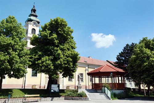 PfarrkircheLaab